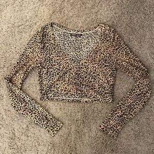Long sleeve cheetah print crop top